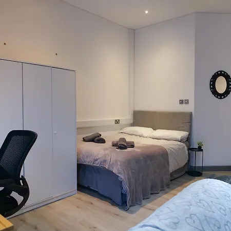Spacious And Modern Studio Apartment Swansea City Centre Exterior foto